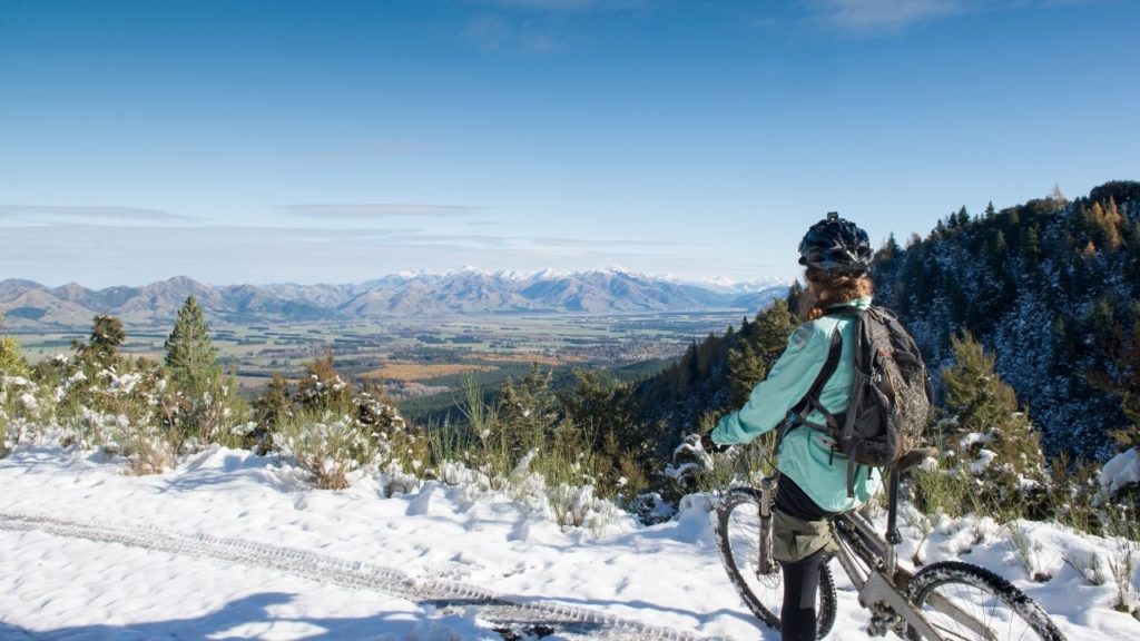 Best Cycling Winter Jackets Softshell VS Hardshell 2021 Fat Bike